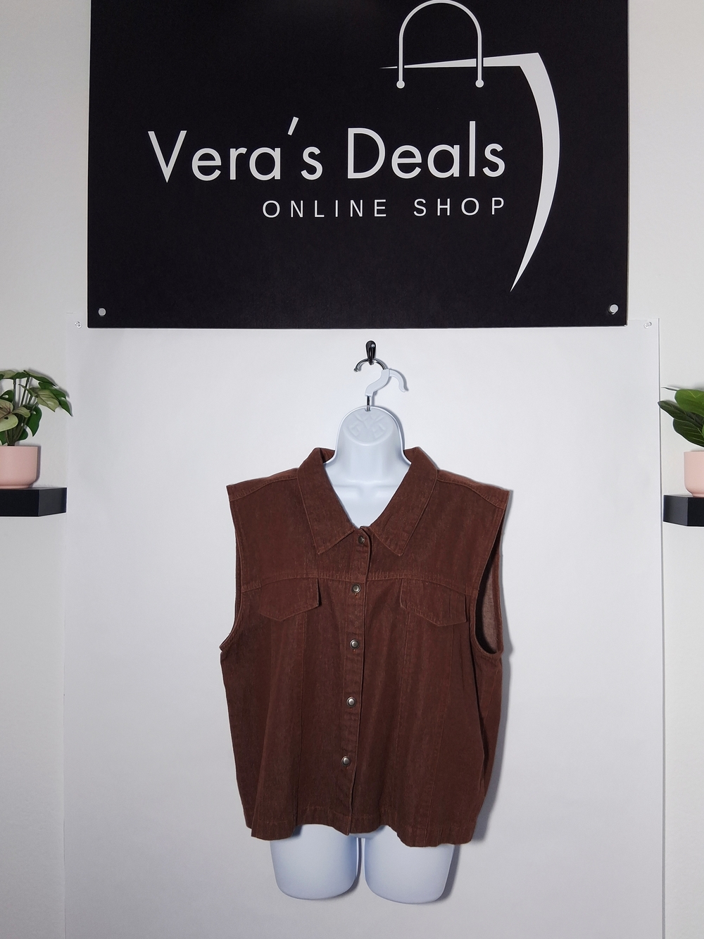 Sleeveless Button-Front Brown Shirt Vest Size 2 XL